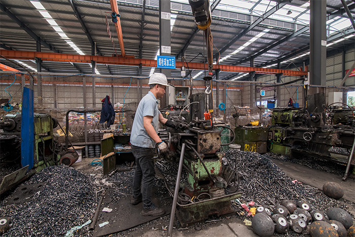 淮南網(wǎng)架配件-螺栓球加工車間